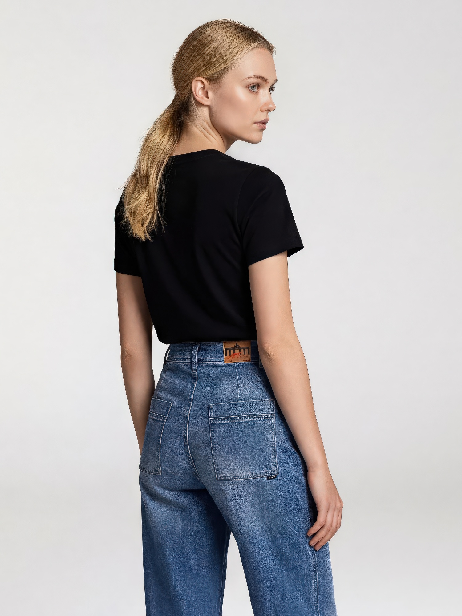 ♣ Maja Black Peen Tee-4