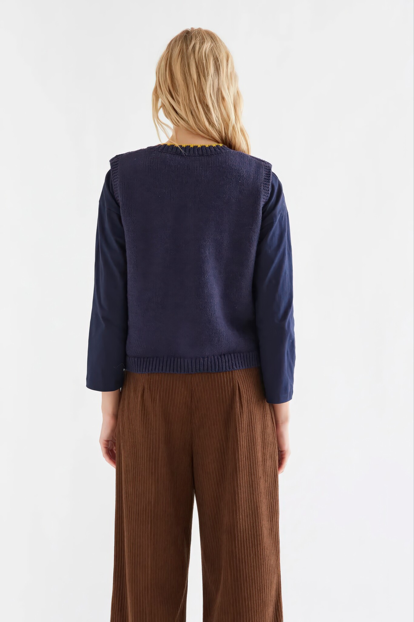 Winegum Navy Knit-3