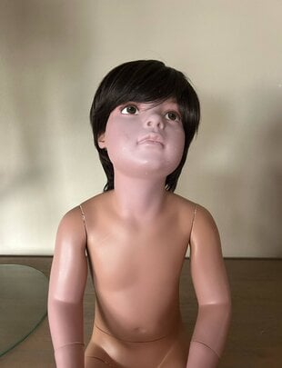 Kindermanequinpop met pruik