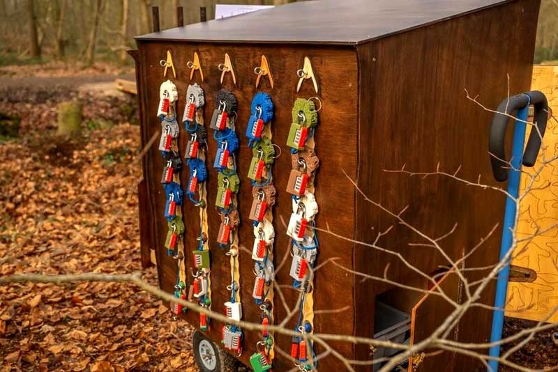 35 hangsloten in het bos: zo bouw je een unieke escape game met Stahlex cijferhangsloten