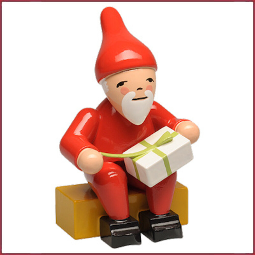 Wendt & Kühn Heinzelmannetje met cadeau Wendt & Kühn Heinzelmannetje met cadeau