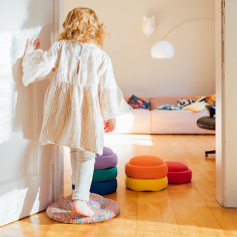 Stapelstein Stapelstein Classic Regenboog set 6 + 1 Board confetti Stapelstein Stapelstein Classic Regenboog set 6 + 1 Board confetti