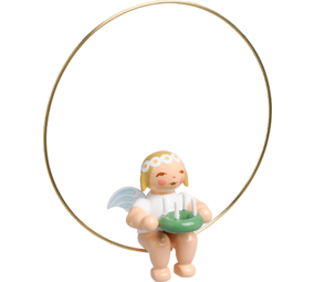 Wendt & Kühn Margeriten kerstboomengel in ring met adventskrans