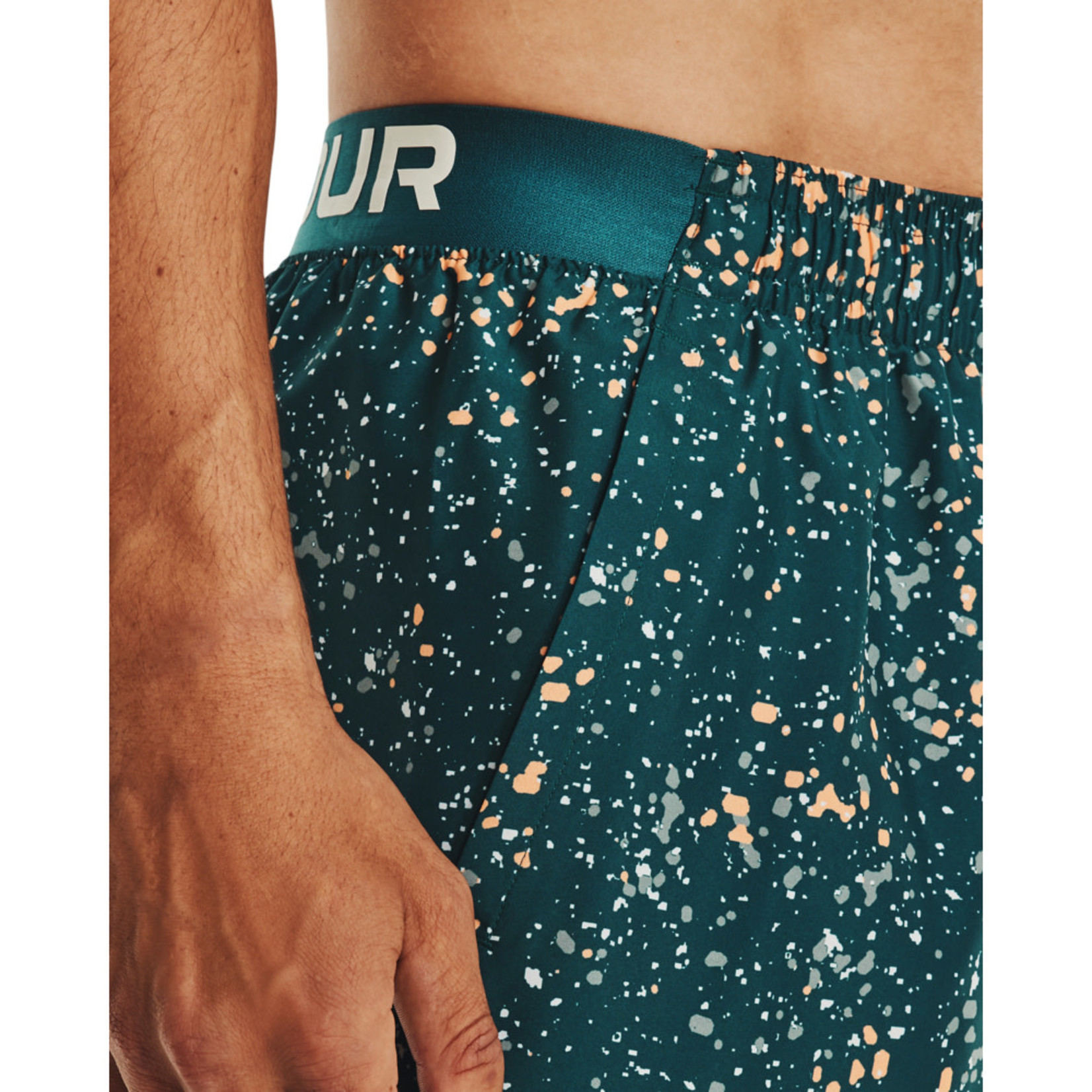 Under Armour UA Woven Adapt Shorts-GRN