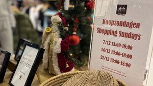 Shopping Sundays 2025