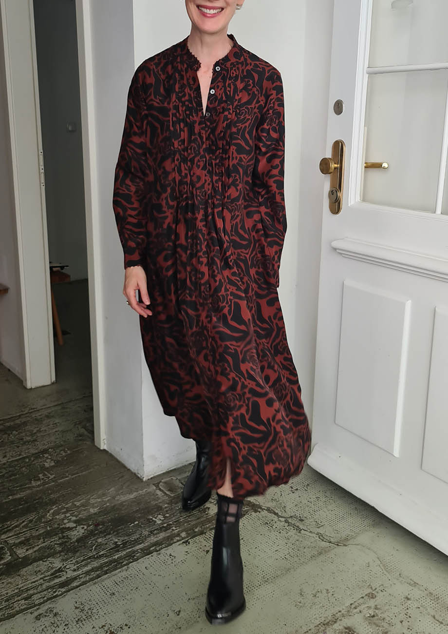 PLEATS SILK DRESS - ORNAMENT MOCCA-7