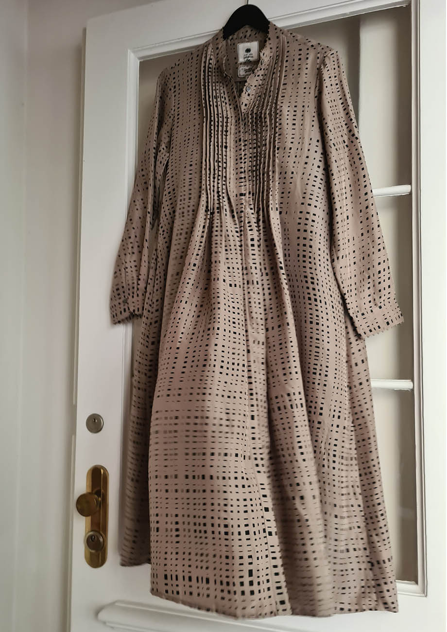 PLEATS SILK DRESS - SILVERGRAY-2