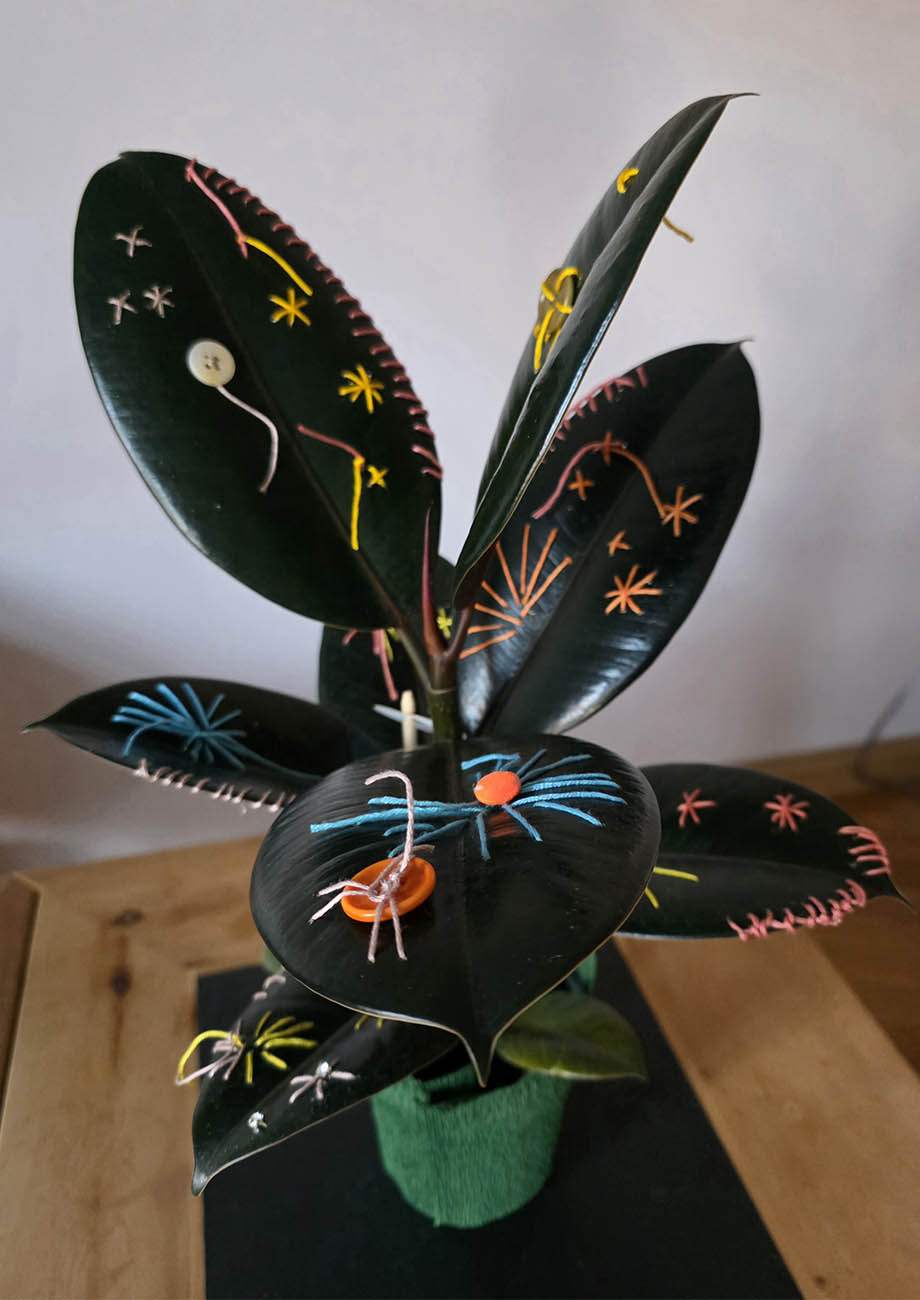 GUMMIBAUM - HAND BESTICKT-3