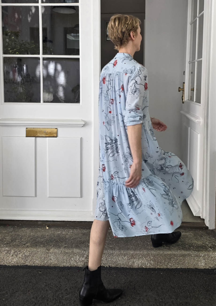 PLEATS RIFFLE SILK DRESS - LINES SKY-2