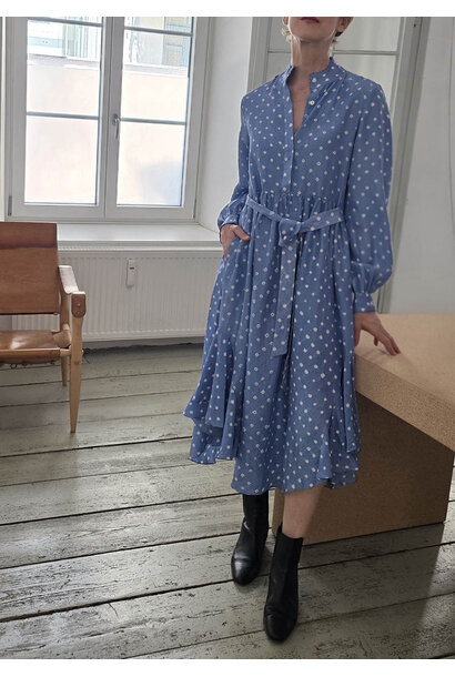 VOLANT SEIDENKLEID - DYED DOTS SOFTBLUE