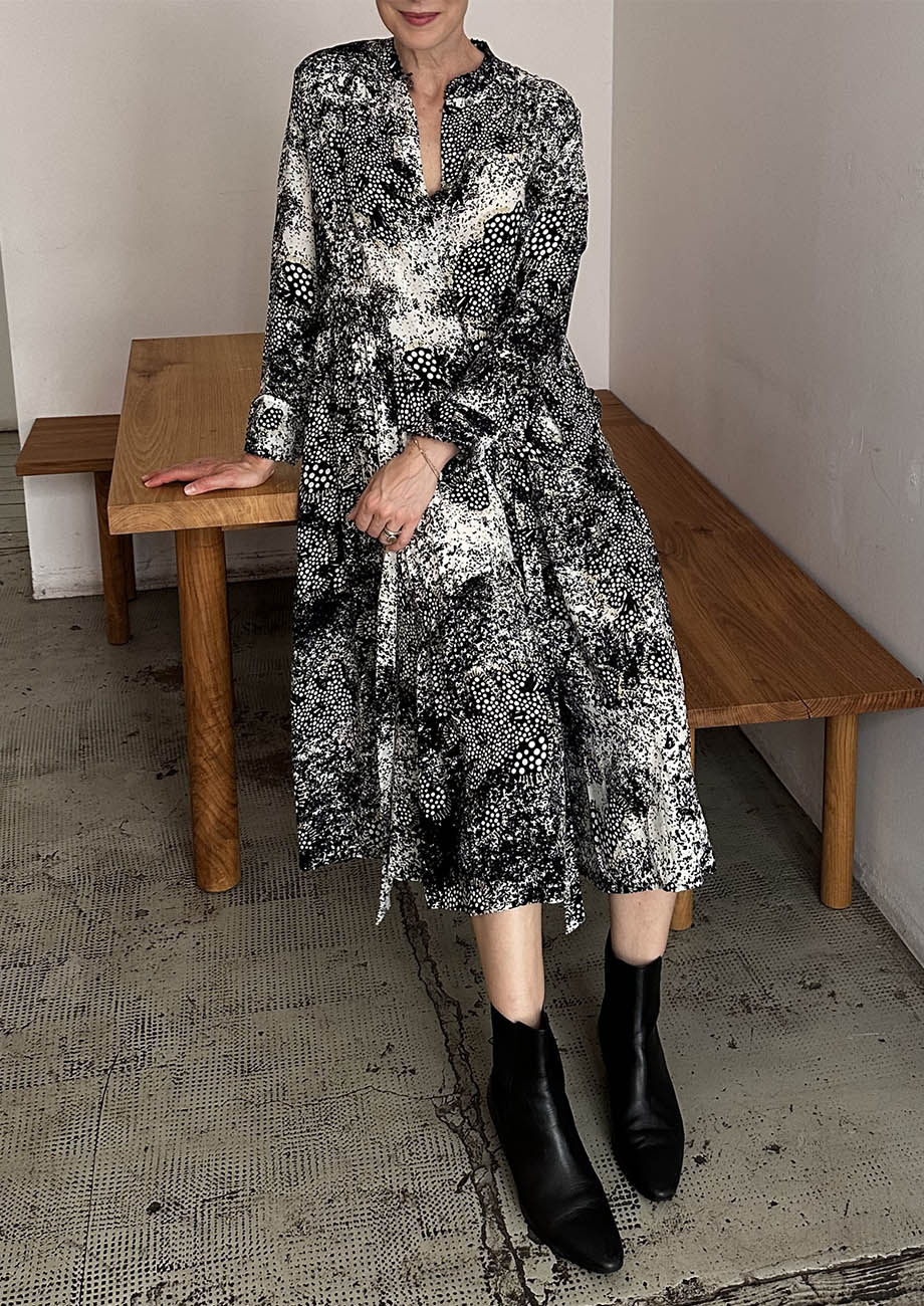 MY LIEBLINGS SEIDENKLEID - BLACK WHITE GRAINS-6