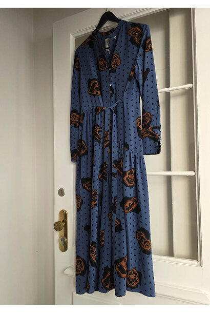 HER FAVORITE SILK DRESS - DOVEBLUE CINNAMON