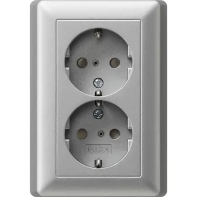 Gira Schuko-Steckdose 2-fach mit erhöhtem Berührungsschutz für 1-fach Unterputzdose System 55 aluminium matt (078326)