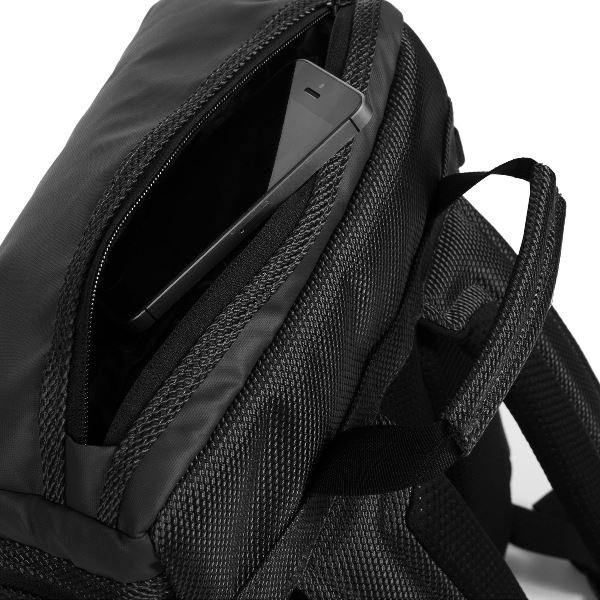 Eastpak Rugtas Tecum Top CNNCT  Coat Black