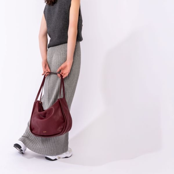 LouLou LOU L Ruby Gold – Dieprode leren shopper met gouden details en RFID