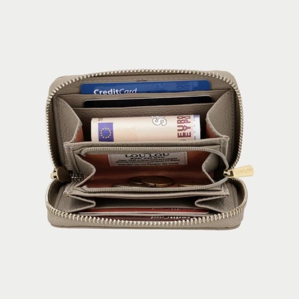 LouLou Petit Emilie Kleine leren RFID portemonnee Soft Sepia