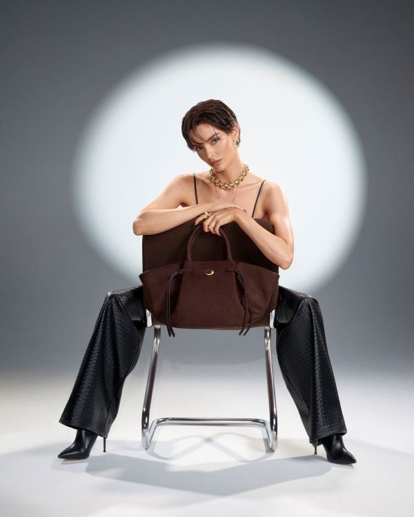 Guess Allegra suède handtas Espresso