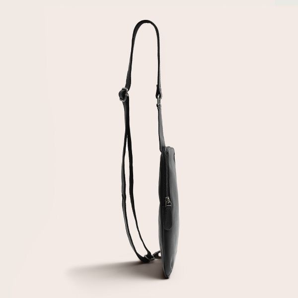 Chesterfield Leren Sling Bag  Isley Black