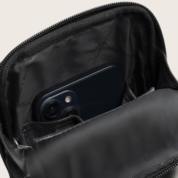 Chesterfield Leren Sling Bag  Isley Black