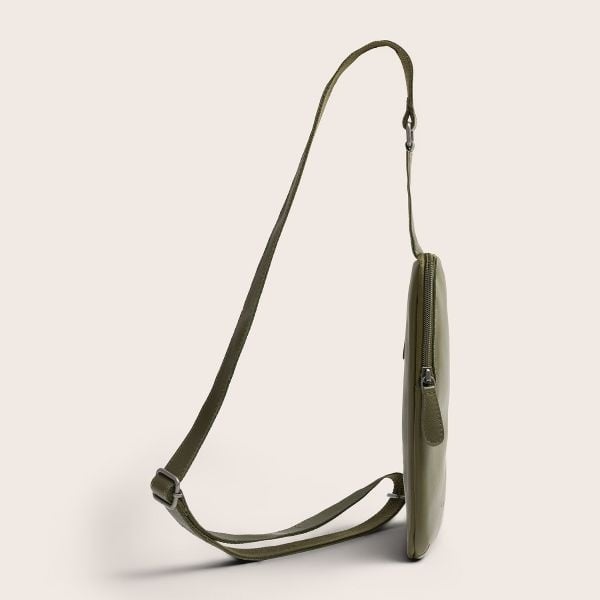 Chesterfield Leren Sling Bag  Isley Olijf groen