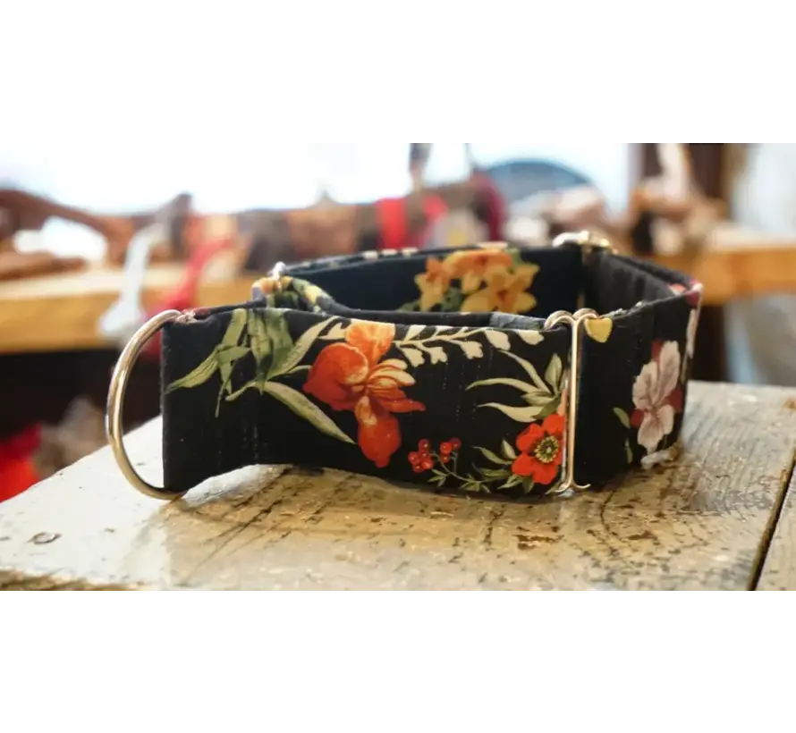 Martingale Dog Collar Flowers