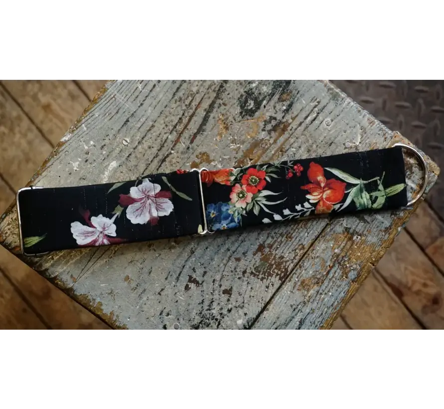 Martingale Dog Collar Flowers