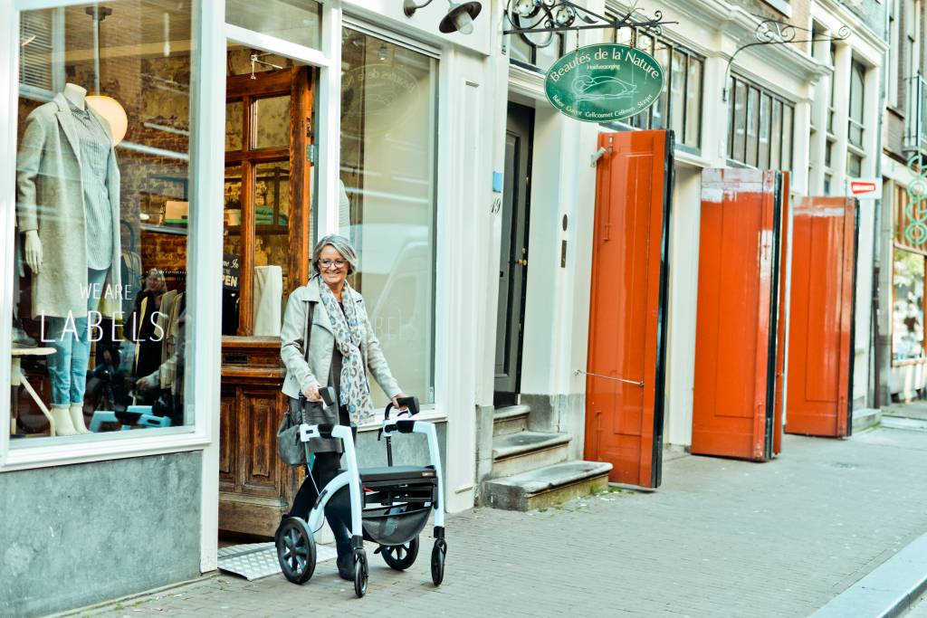 Les 5 rollators ultimes pour l'extérieur