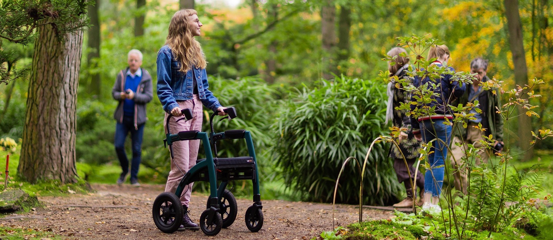 Zorgeloos op pad met een 2-in-1 rollator