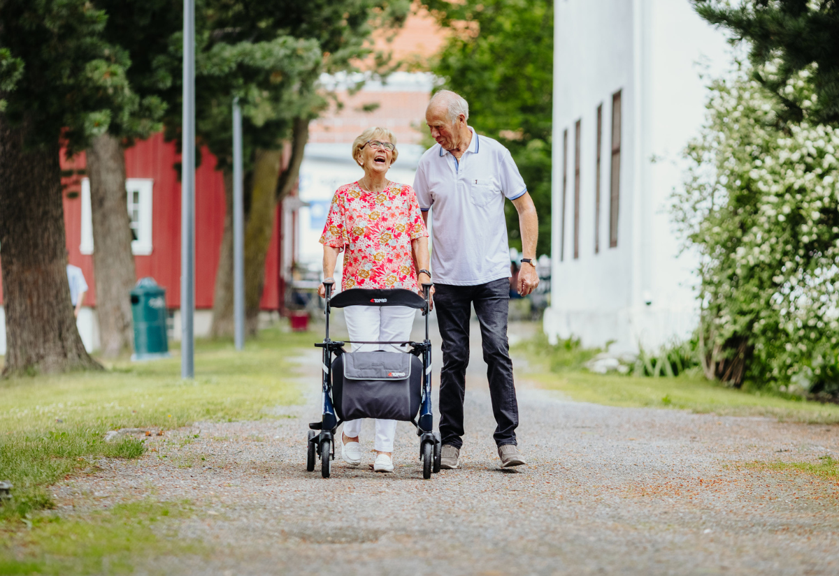 Een rollator met zachte wielen: waarom steeds meer mensen hiervoor kiezen