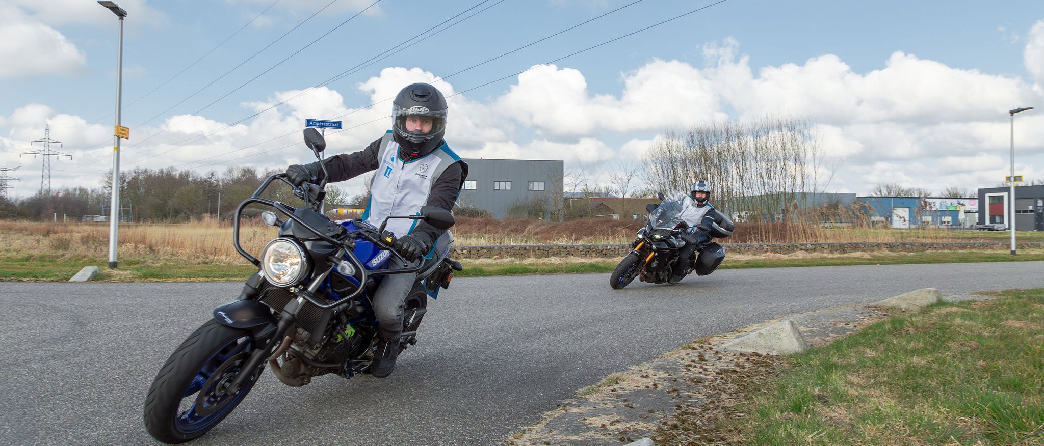 Storingsvrije communicatie tijdens motorrijles
