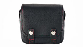 Oberwerth THE Q BAG CASUAL (PHIL) - Cow-Hide Black / Lining & Stitching Red