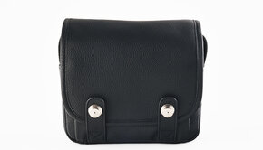 THE Q BAG CASUAL (PHIL) - Cow-Hide Black / Lining Red