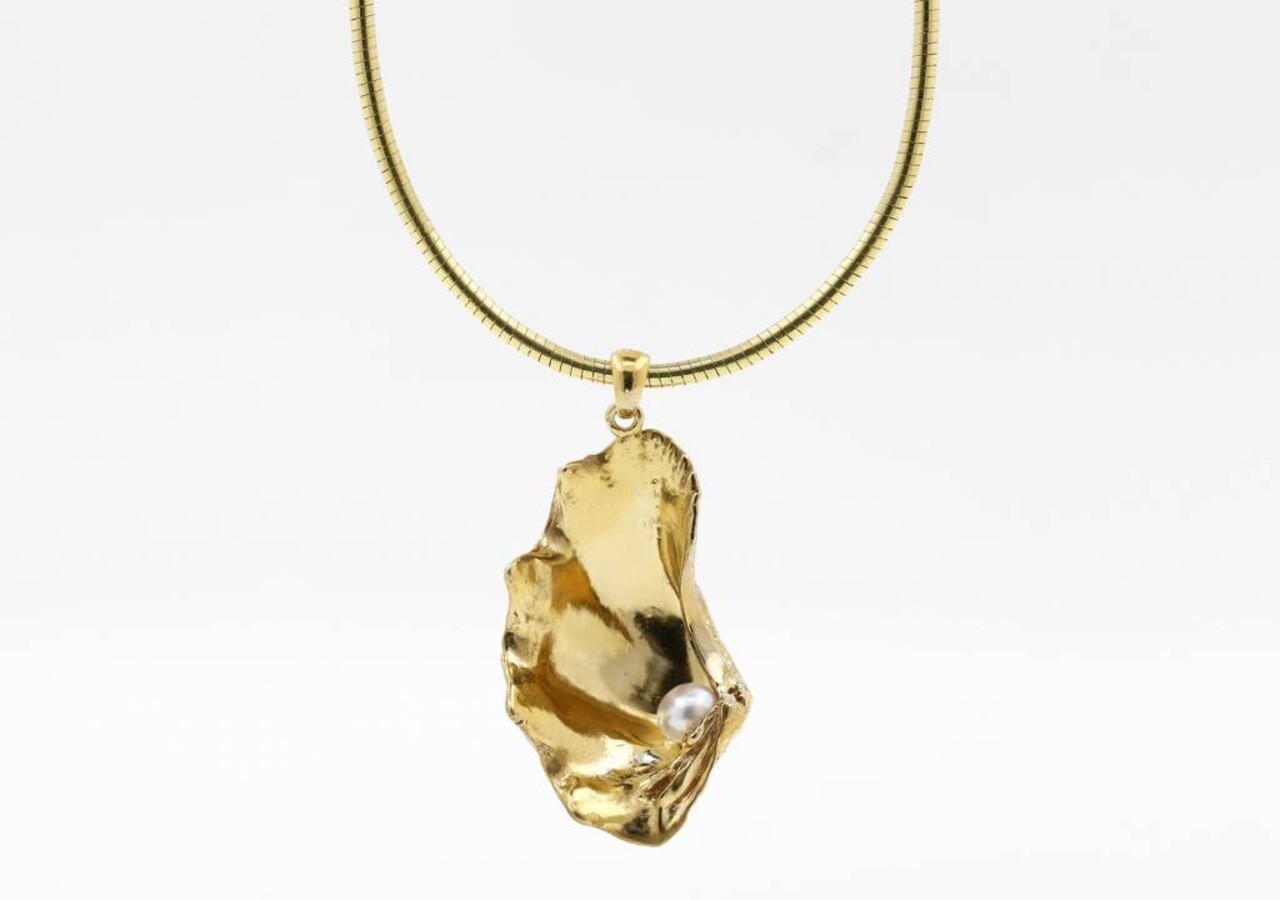 Muschel Anhänger aus 925er Silber vergoldet mit Perle Muschel Anhänger aus 925er Silber vergoldet mit Perle