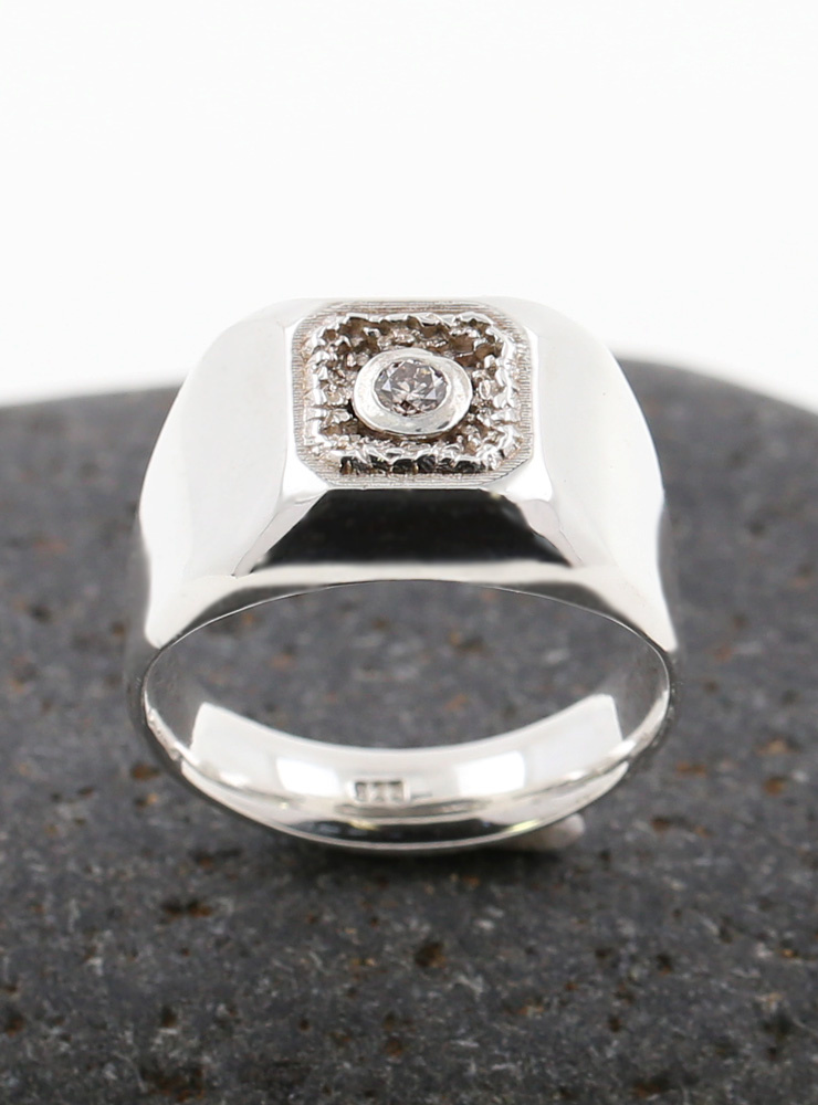 Boston: Ring aus 925er Silber rhodiniert mit weißem Diamanten 0,14 ct.