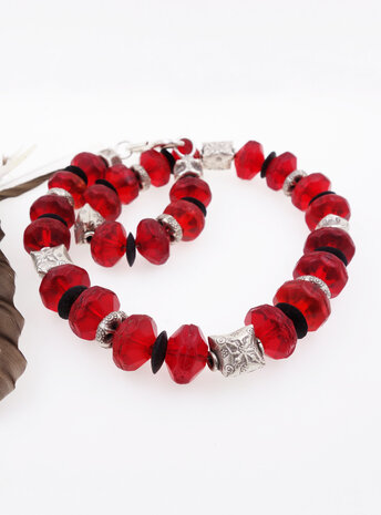 Halskette aus antiken Glasperlen, Kokosnussscheiben und Silber Halskette aus antiken Glasperlen, Kokosnussscheiben und Silber