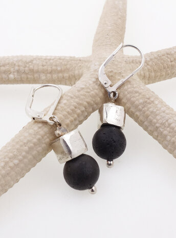 Ohrringe Lavasteinkugel, Silberwürfel