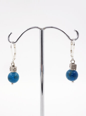 Ohrringe aus Apatitkugel und Silberwürfel Ohrringe aus Apatitkugel und Silberwürfel