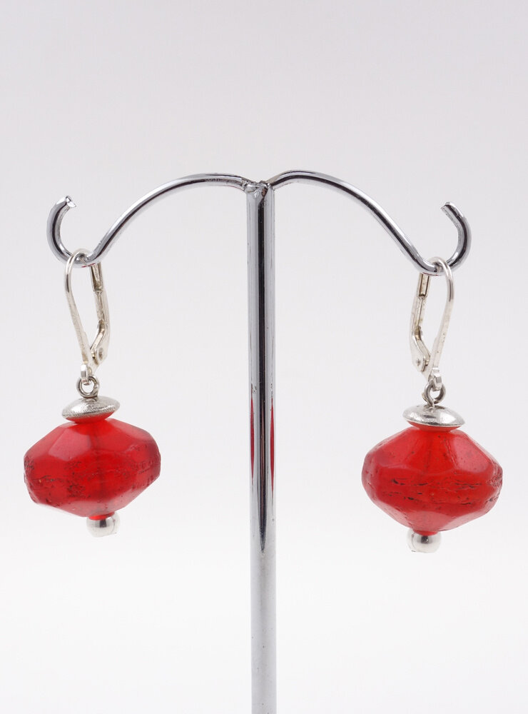 Ohrringe aus antikem Glas und Silber