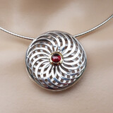 Rügen-Anhänger Bicolor Granat Rügen-Anhänger Bicolor Granat