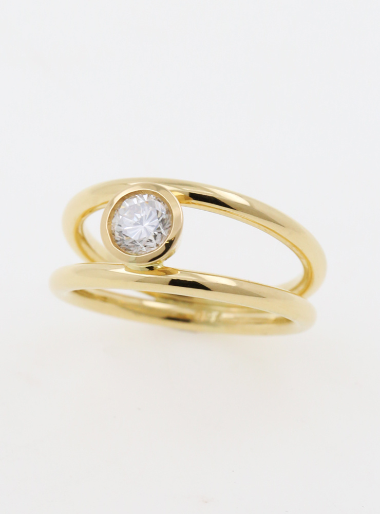 Clarity: Halbkaräter Ring aus 750er Gelbgold und Diamant 0,51 ct.