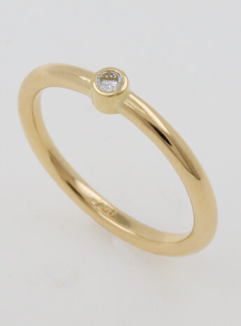 Ringlein 1: Ring aus 750er Gold und Diamant Ringlein 1: Ring aus 750er Gold und Diamant