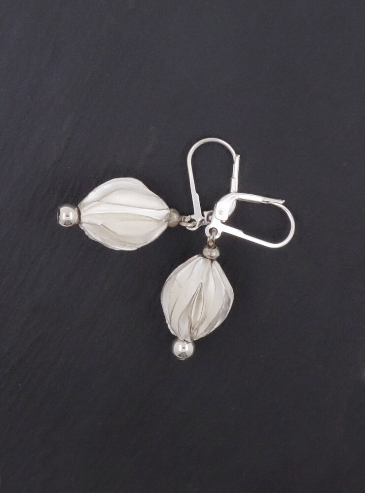 Handgemachte Ohrringe aus Silber Handgemachte Ohrringe aus Silber