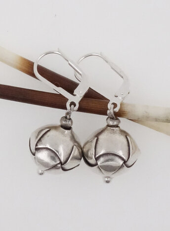 "Origami": Handgemachte Ohrringe aus Silber "Origami": Handgemachte Ohrringe aus Silber