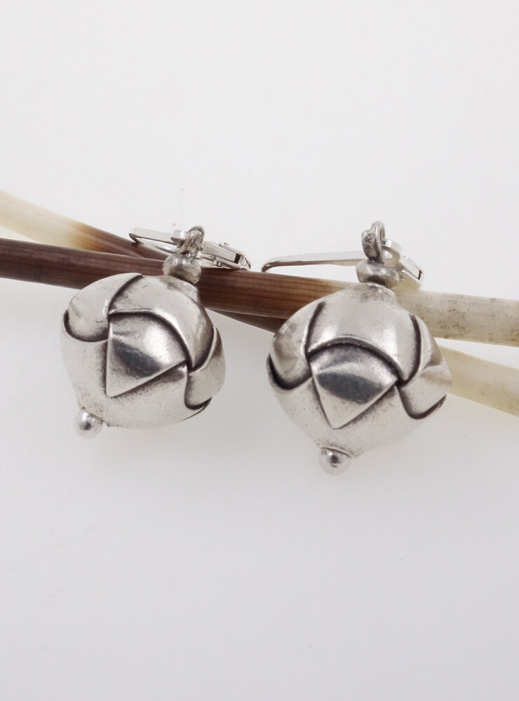 "Origami": Handgemachte Ohrringe aus Silber "Origami": Handgemachte Ohrringe aus Silber