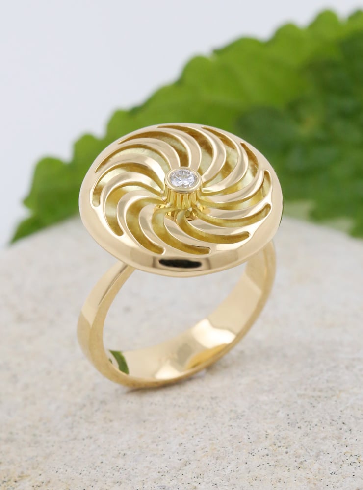 Rügen-Ring aus 750er Gelbgold und Diamant