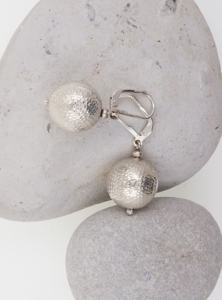 Handgemachte Ohrringe aus Silber
