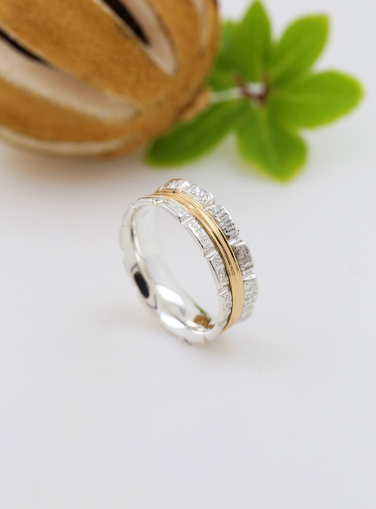 Bond: Ring aus 925er Silber und 750er Gold