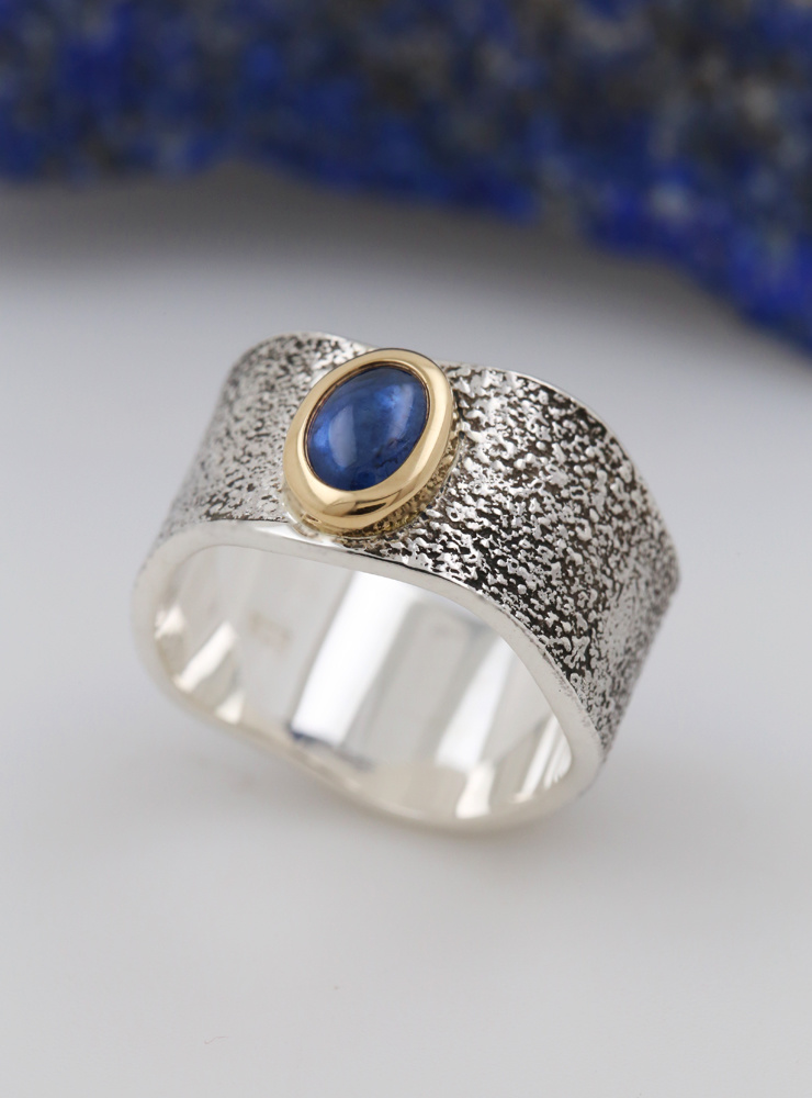 Giulia: Ring aus 925er Silber, 750er Gold und Saphir 1 ct.