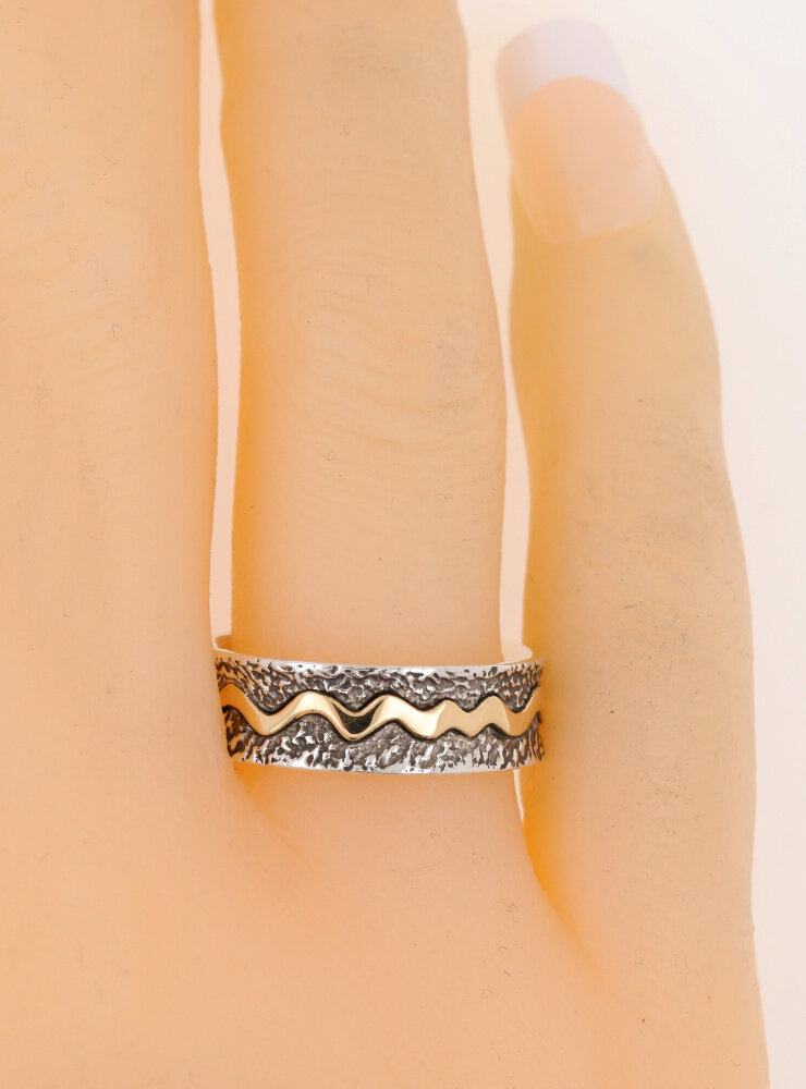 Das Leben ist ein Fluss: Handgemachter Ring aus 750er Gelbgold und 925er Silber