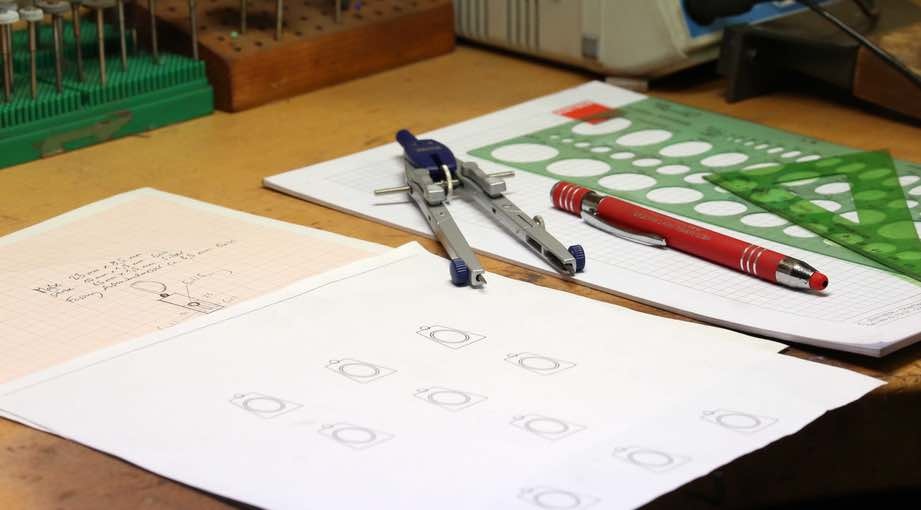 Was versteht der Goldschmied unter „handgefertigter Schmuck“? Was versteht der Goldschmied unter „handgefertigter Schmuck“?